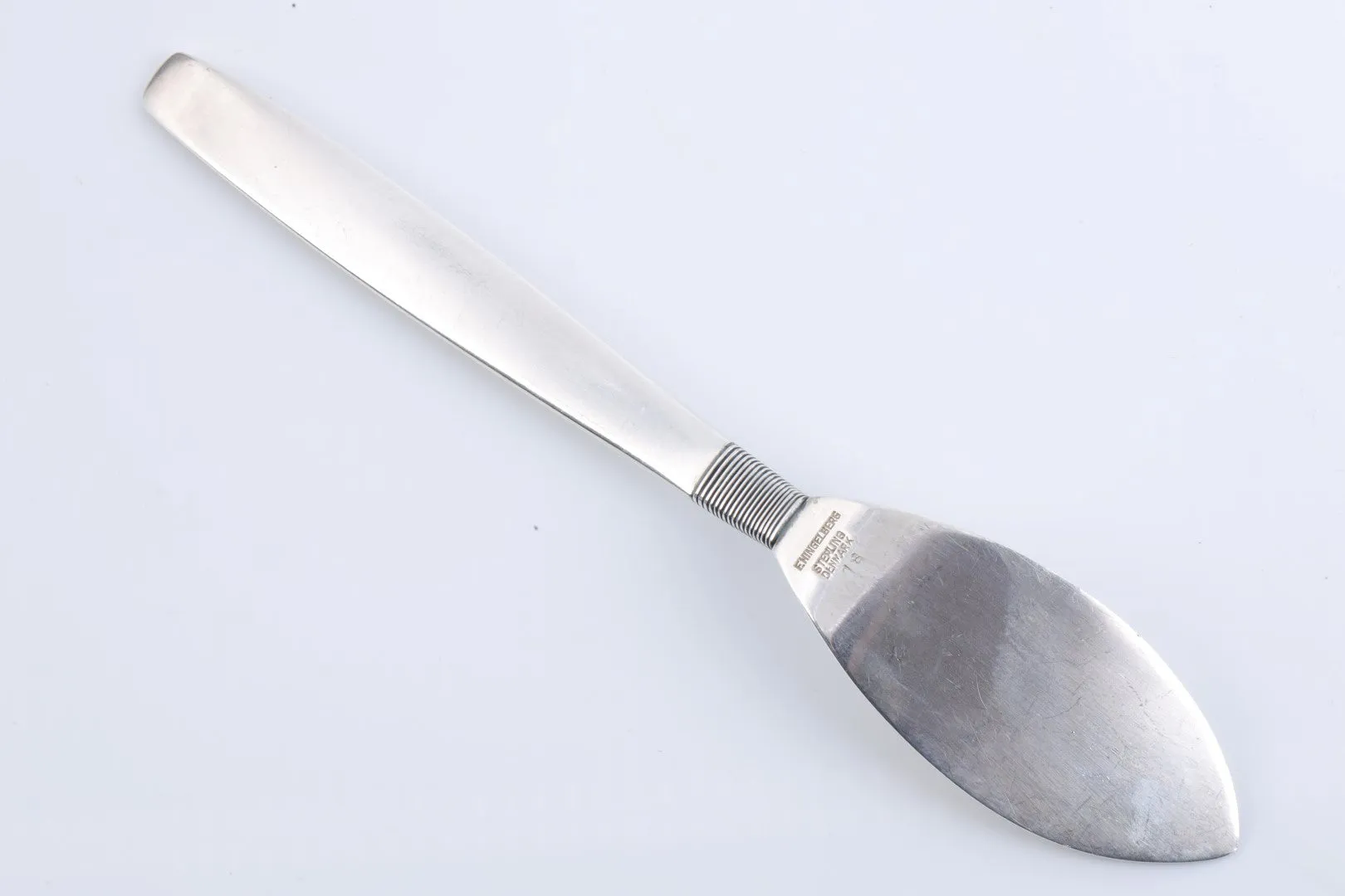 7" Hingelberg 925 Silver Thread Solid Cheese Server (62.70g.)