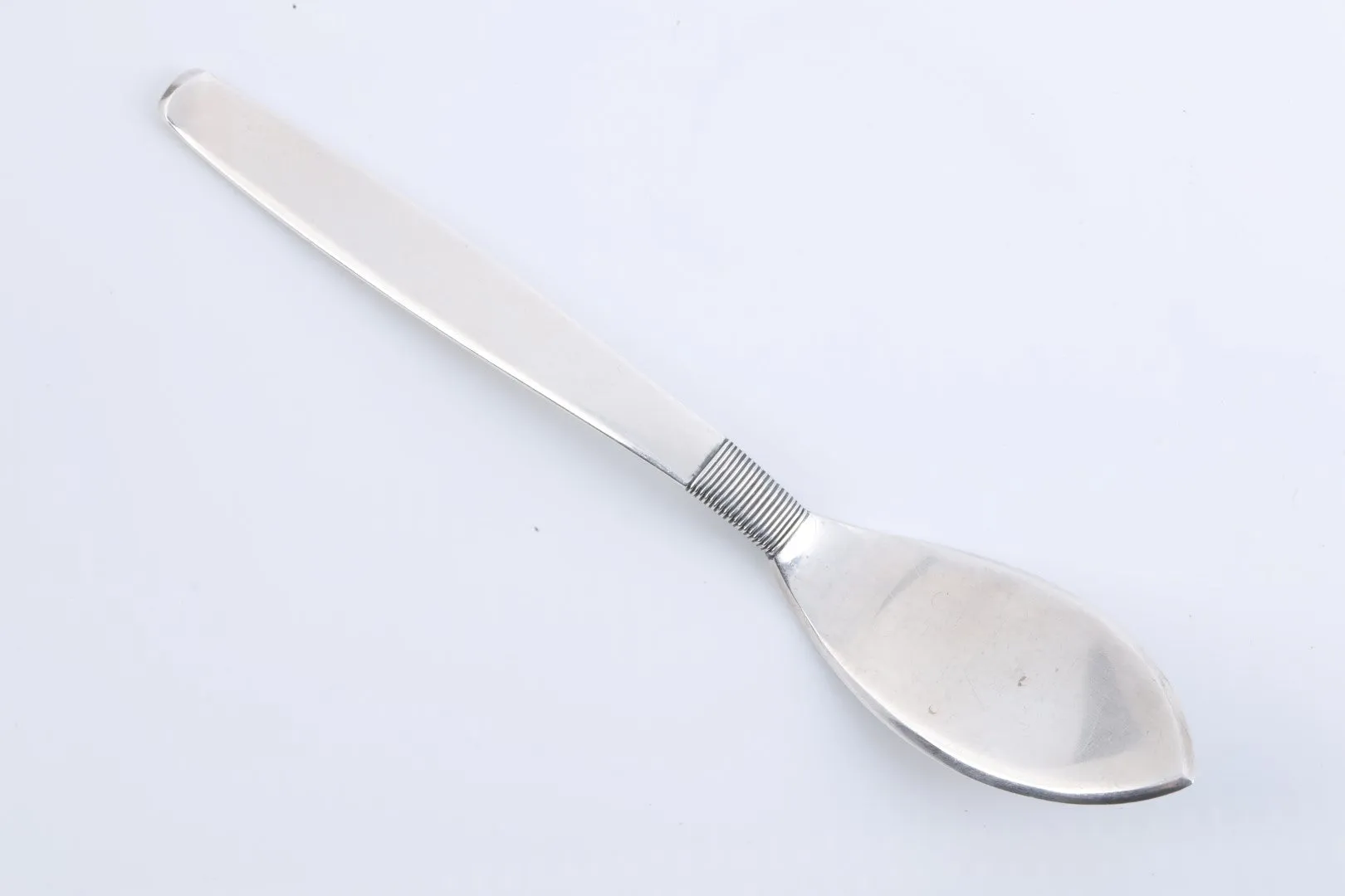 7" Hingelberg 925 Silver Thread Solid Cheese Server (62.70g.)