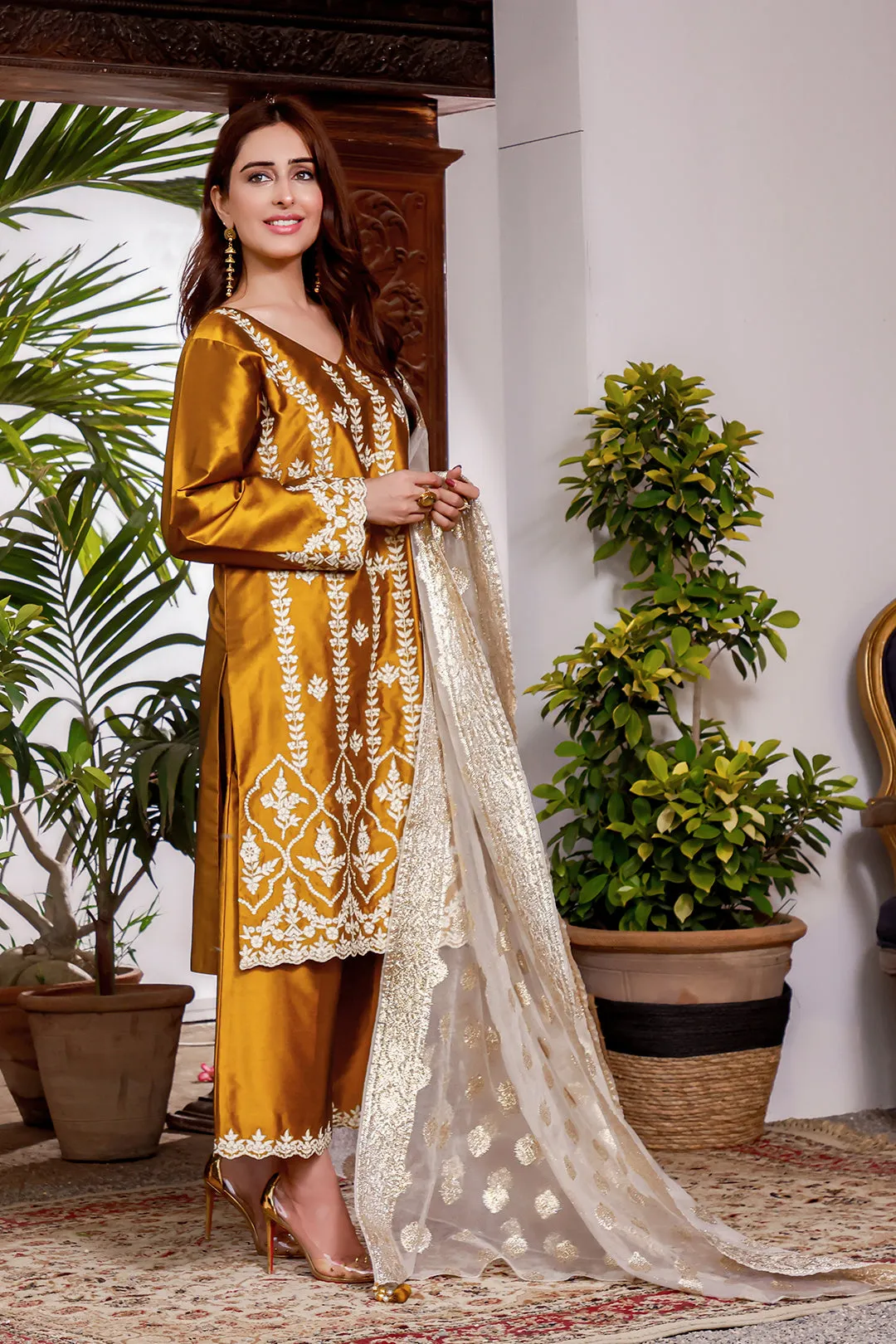 Aari Embroidered Lychee Silk luxury Pret 3pc Suit | KAIRA | S202188