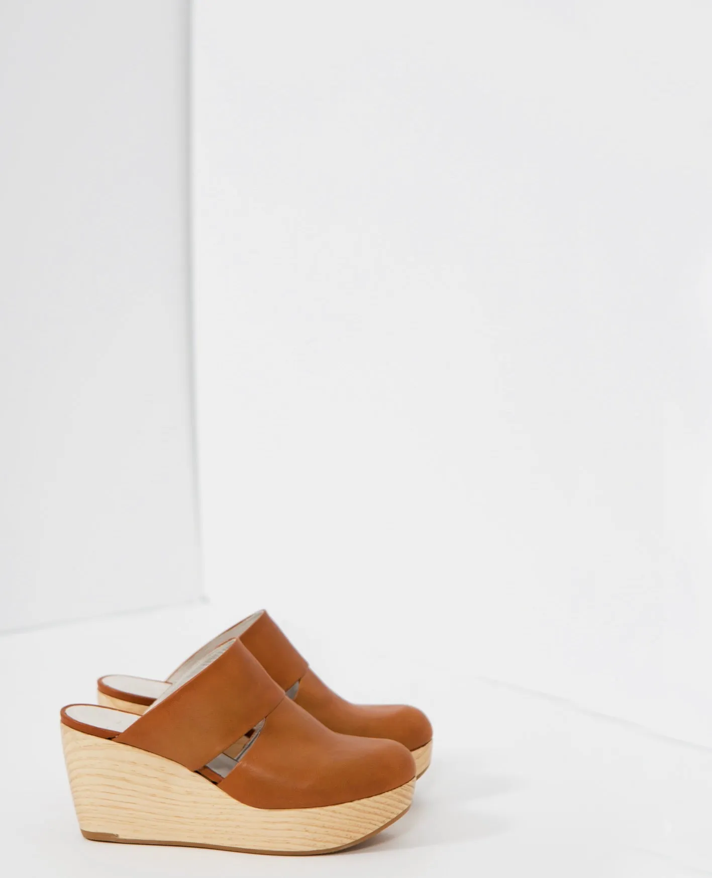 Hazel Clog