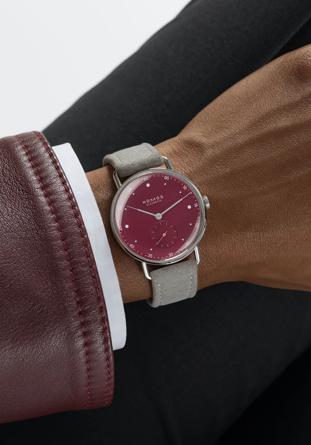 NOMOS Metro 33 Muted Red | Ref. 1123