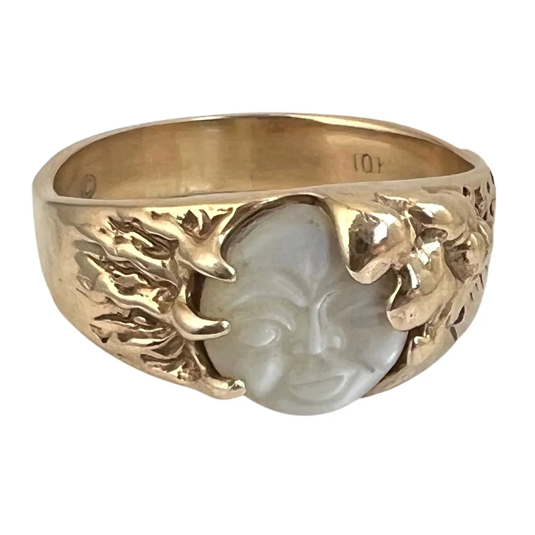 V I N T A G E // lunar mood / 10k yellow gold and mother of pearl moon face ring / size 9.75