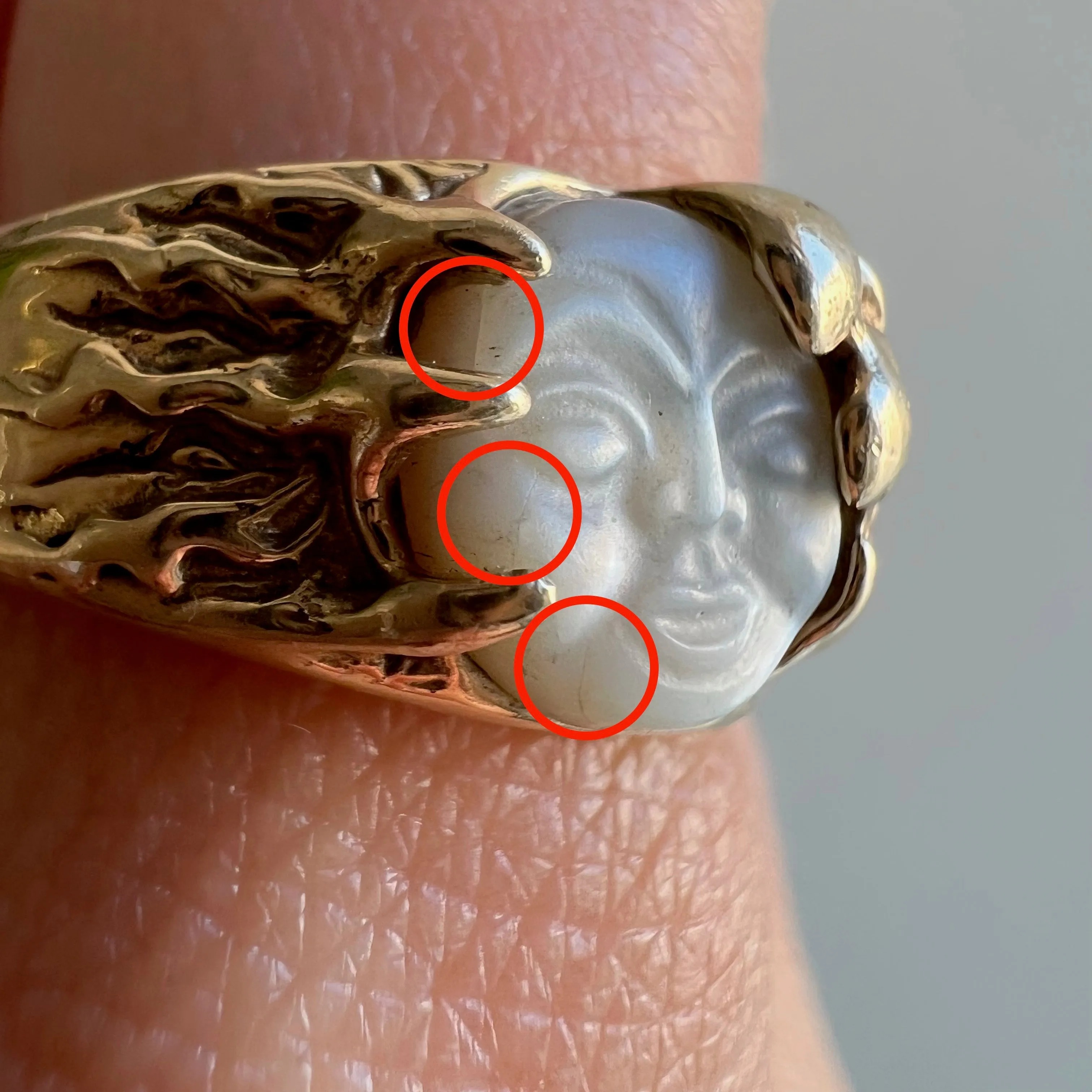 V I N T A G E // lunar mood / 10k yellow gold and mother of pearl moon face ring / size 9.75