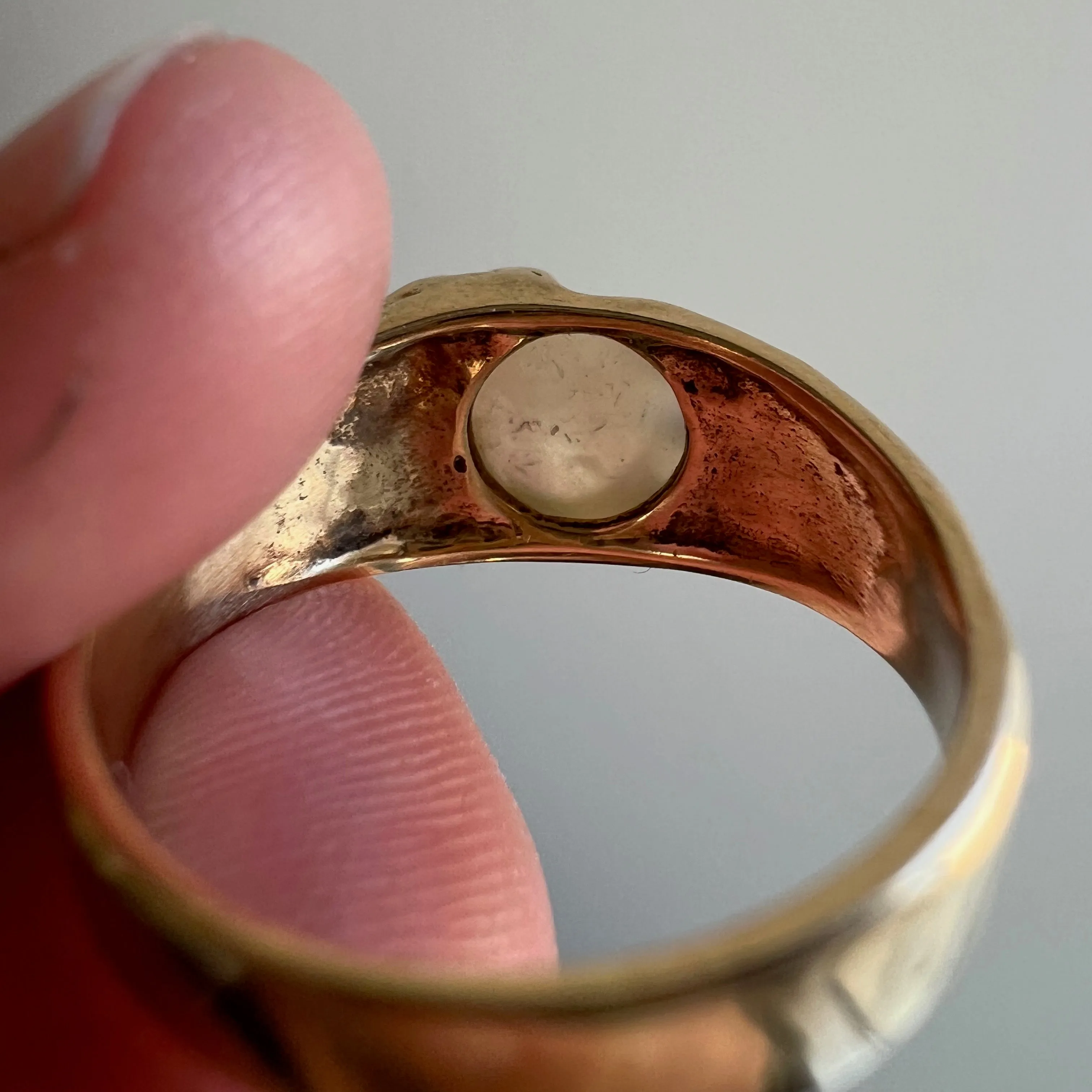 V I N T A G E // lunar mood / 10k yellow gold and mother of pearl moon face ring / size 9.75