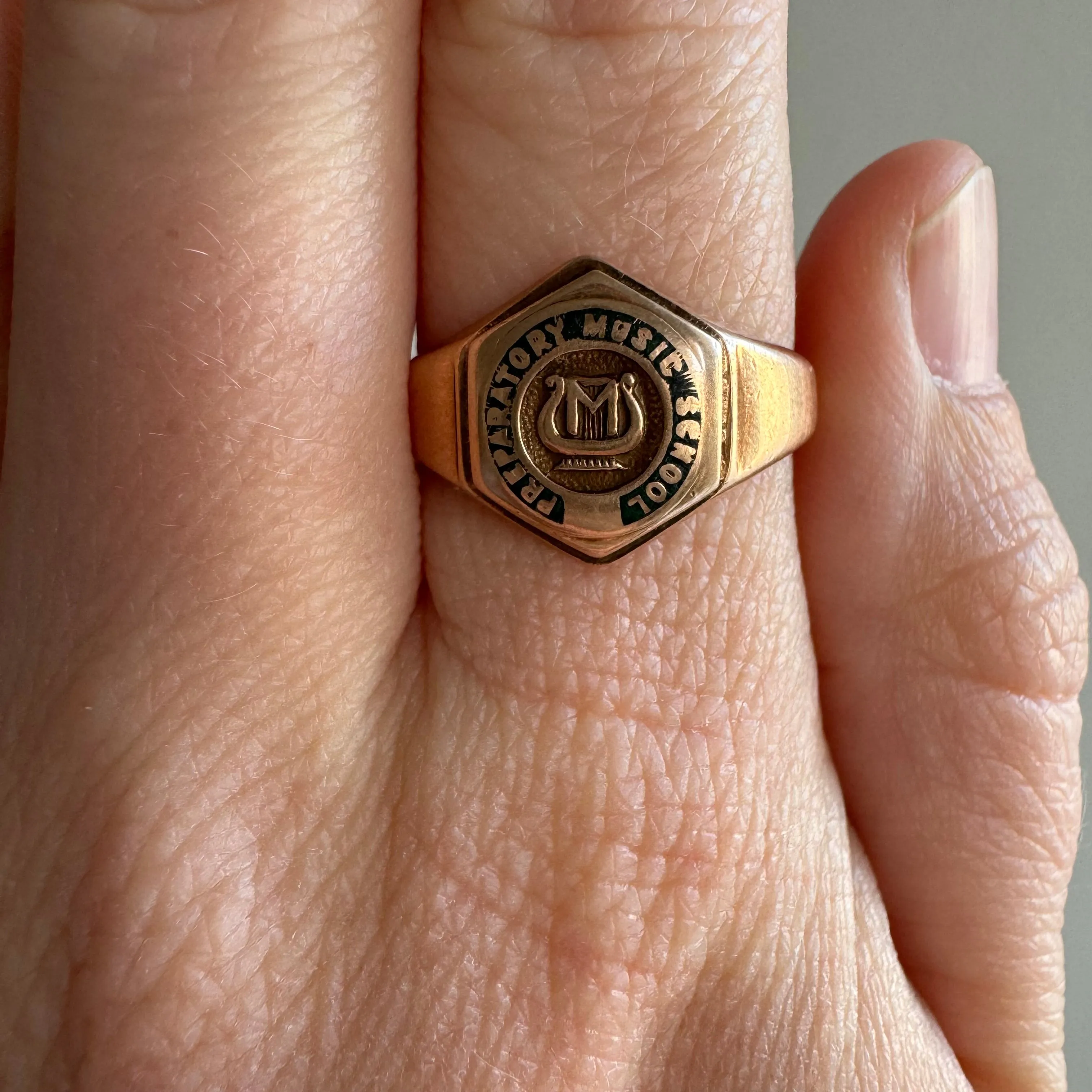 V I N T A G E // preparatory music school / 10k rosy gold music school class ring / size 7.5 