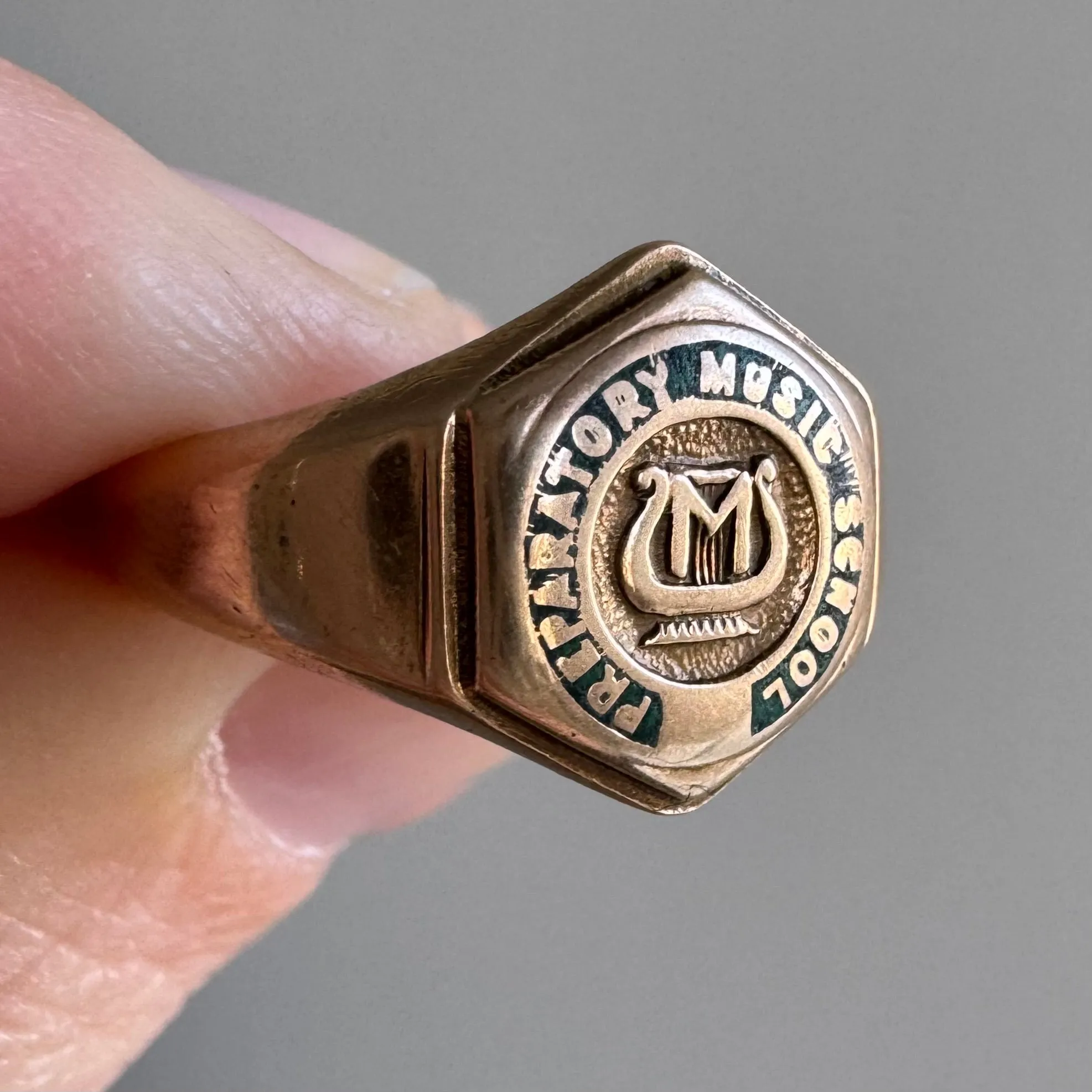 V I N T A G E // preparatory music school / 10k rosy gold music school class ring / size 7.5 