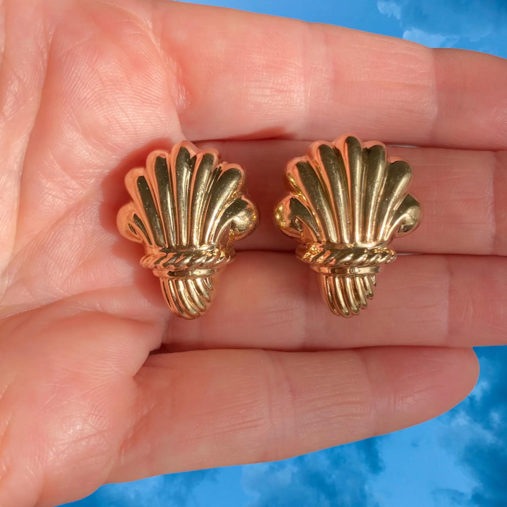 Vintage 14K Yellow Gold Fluted Shell Fan Earrings