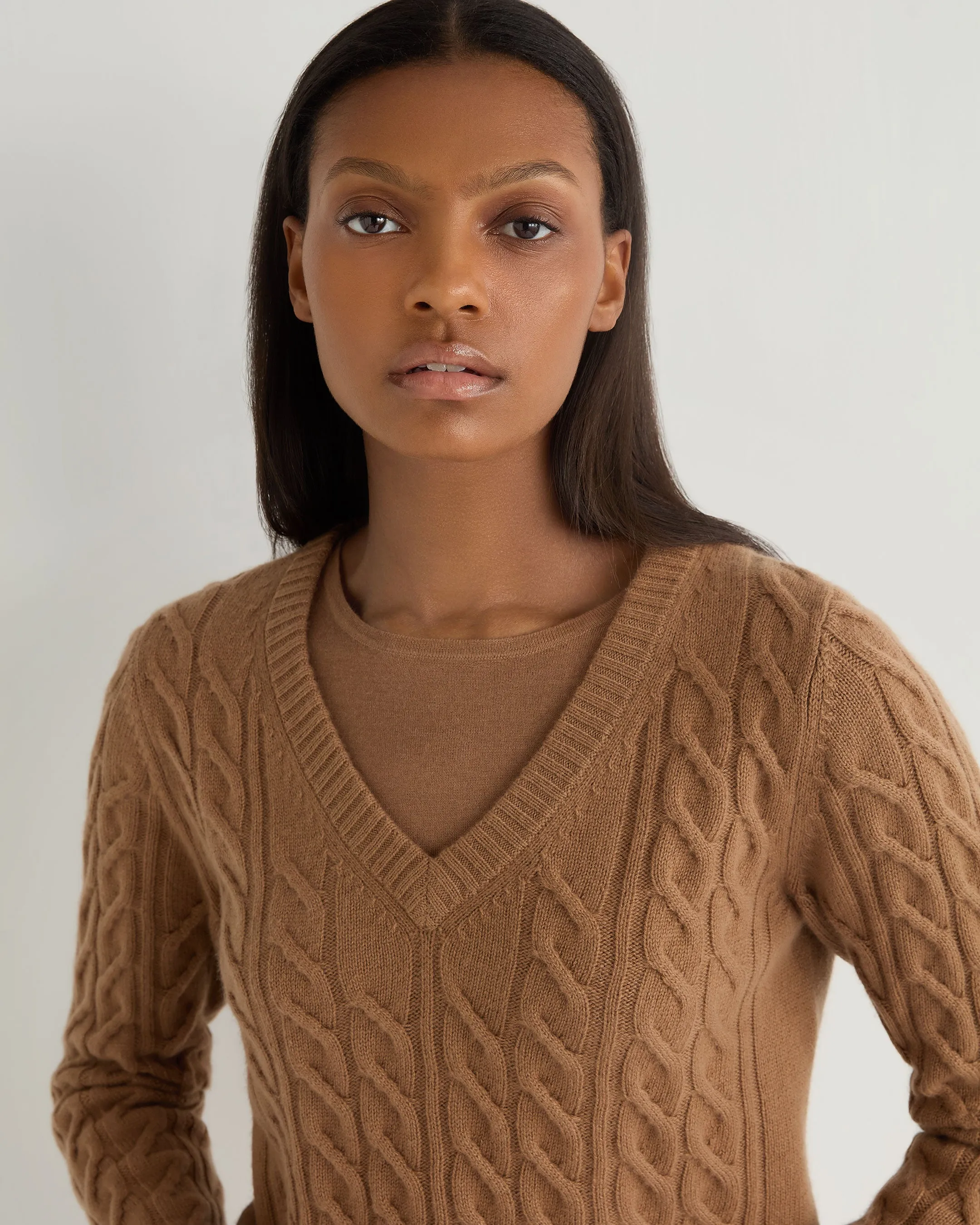 Women's Frankie Cable V Neck Cashmere Sweater Dark Camel Brown